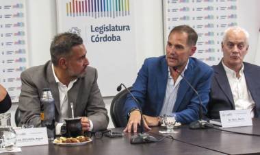 Martín Gill presentó el Ministerio de Cooperativas y Mutuales ante bloque de legisladores