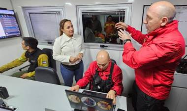 Myrian Prunotto visitó a los bomberos 
