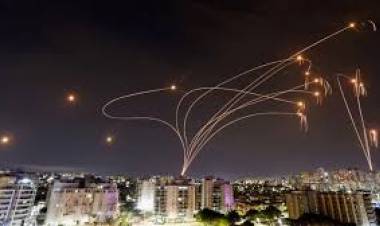 Irán lanzó unos 100 misiles hacia Israel