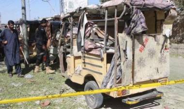 Atentado a metros de una escuela en Pakistán