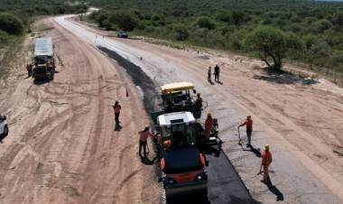 Llaryora confirmó la continuidad de la pavimentación