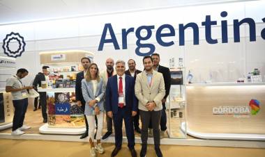 Llaryora en Dubai: “Ayudamos a nuestros empresarios"