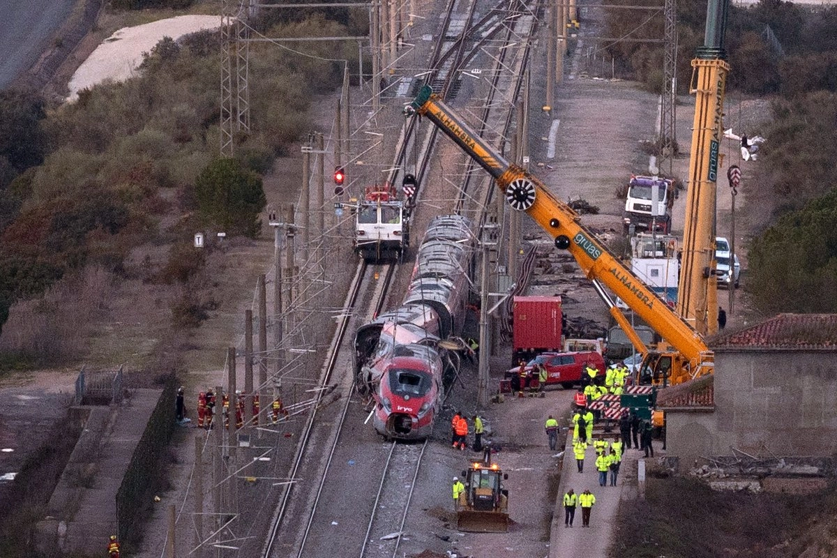 Ascienden los fallecidos en accidente del tren en España