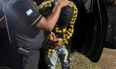  Vendía drogas en la puerta de una playa de estacionamiento