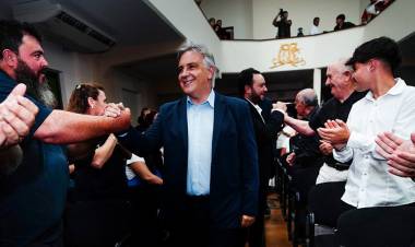 Llaryora anunció fondos para obras de infraestructura