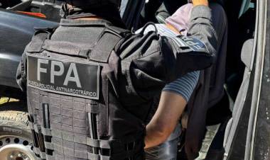 Secuestraron más de 10 millones y 1500 dólares 