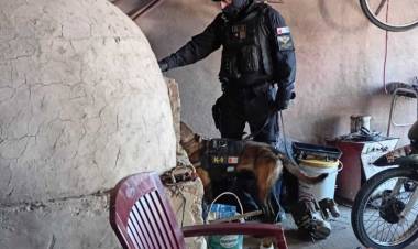 Vendían estupefacientes en un taller mecánico