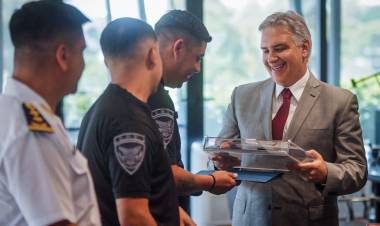 Reconocen a policías que hallaron a Esmeralda