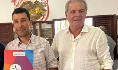 San Francisco del Chañar: motoniveladora, móviles y aportes del Programa BPAs