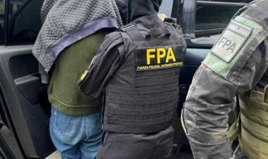 Vendía drogas en una plaza