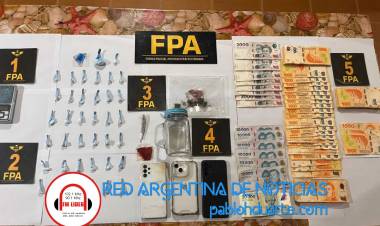 Ocultaba drogas en el cielo raso