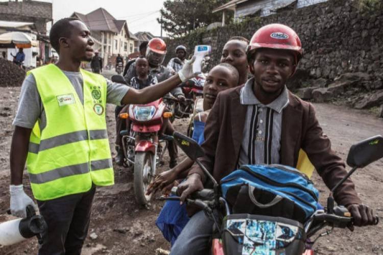 El ébola amenaza a una ciudad con un millón de habitantes en el Congo