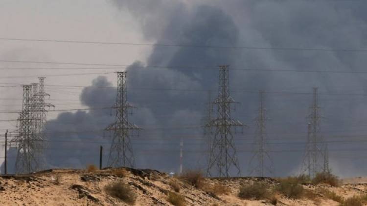 Arabia Saudita: un ataque con drones produce incendios en dos instalaciones petroleras 