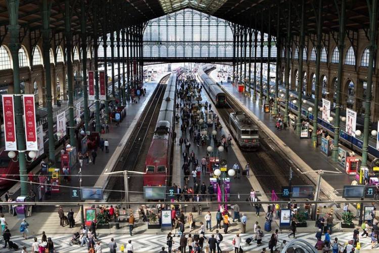 Alerta en París: evacuaron la estación de trenes Gare du Nord por un paquete sospechoso