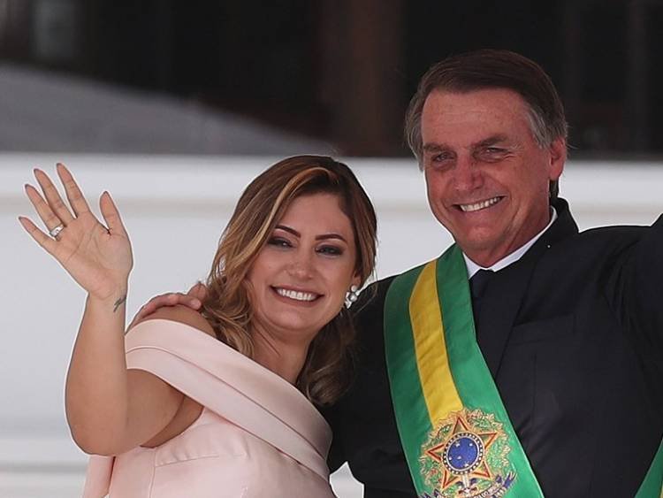 La esposa del presidente brasileño Jair Bolsonaro tiene coronavirus