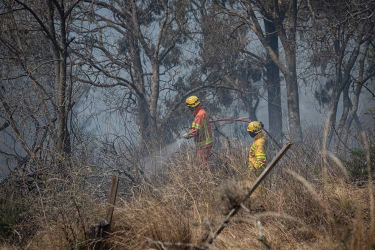 Incendios: siguen activos tres focos en la provincia