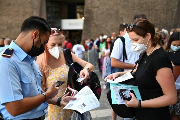 Italia:  Decreto para exigir el "pase verde sanitario"