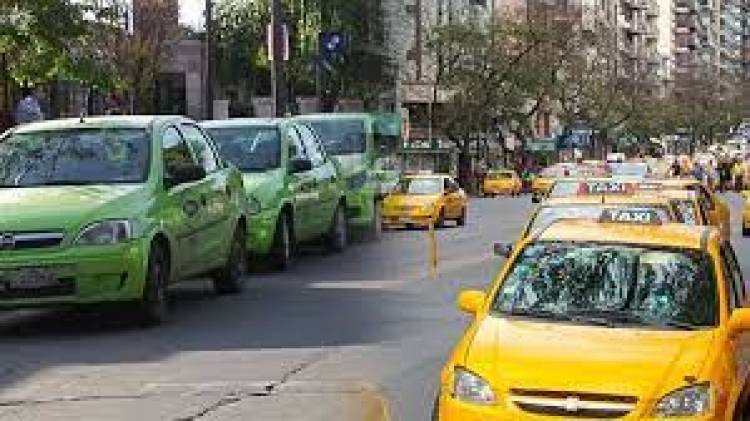 Taxis y remises:  50% para mujeres