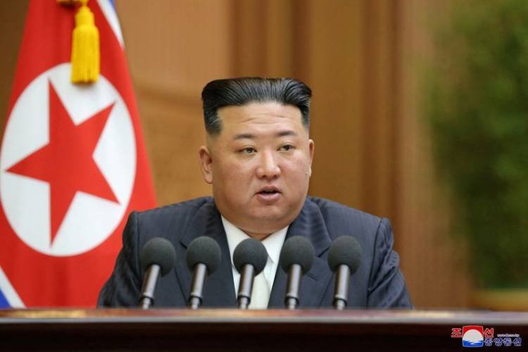 Corea del Norte dispara dos misiles balísticos 