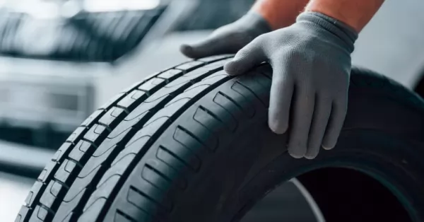 Alquilan neumáticos para que usuarios pasen la verificación técnica