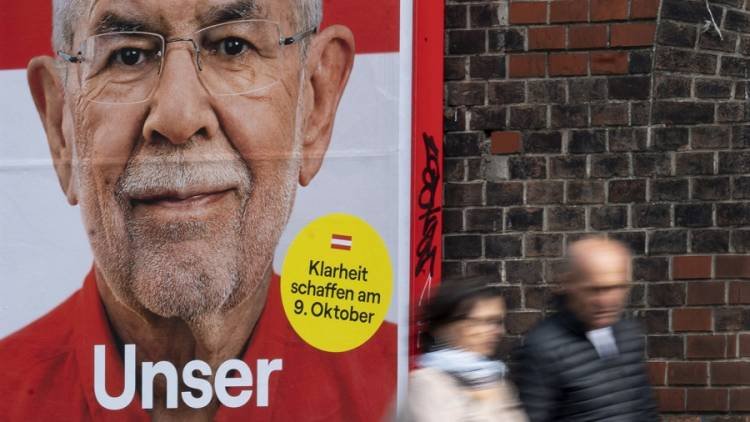 Austria elige presidente en medio de crisis