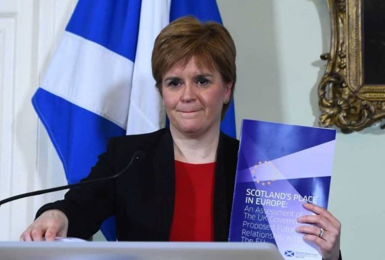Renunció Nicola Sturgeon, la primera ministra de Escocia