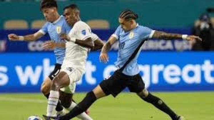 El Uruguay de Bielsa debutó a puro gol 