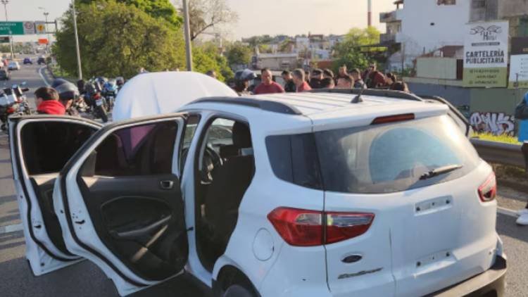 Tres chilenos detenidos y dos prófugos