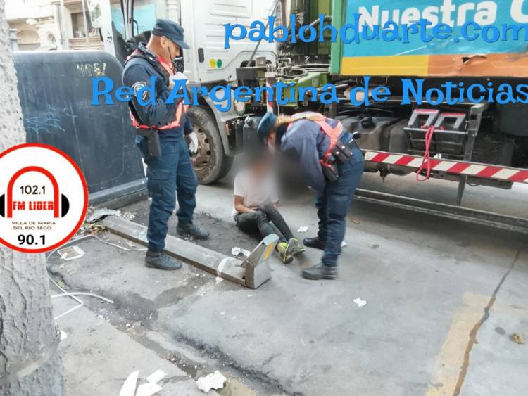 Casi se lo lleva el camión recolector de residuos