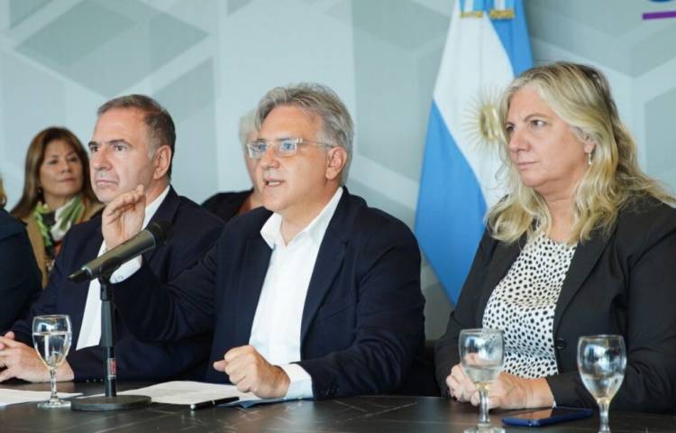 Llaryora: “Los resultados de las pruebas Aprender nos ponen muy orgullosos”