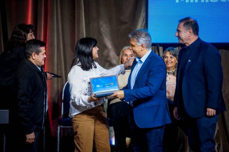 Inclusión digital:  más de 48 mil netbooks 