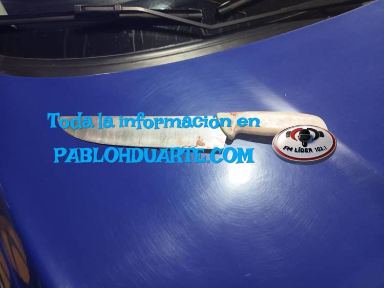 Atacó con un cuchillo a un policía 