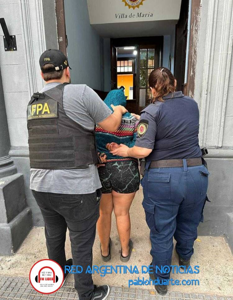 Trasladaba droga en la vía pública