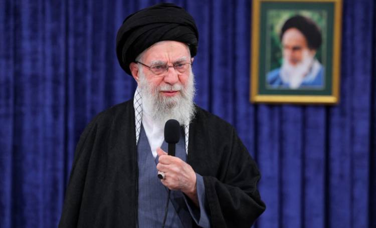 Indulta a más de dos mil presos en el aniversario de la revolución islámica