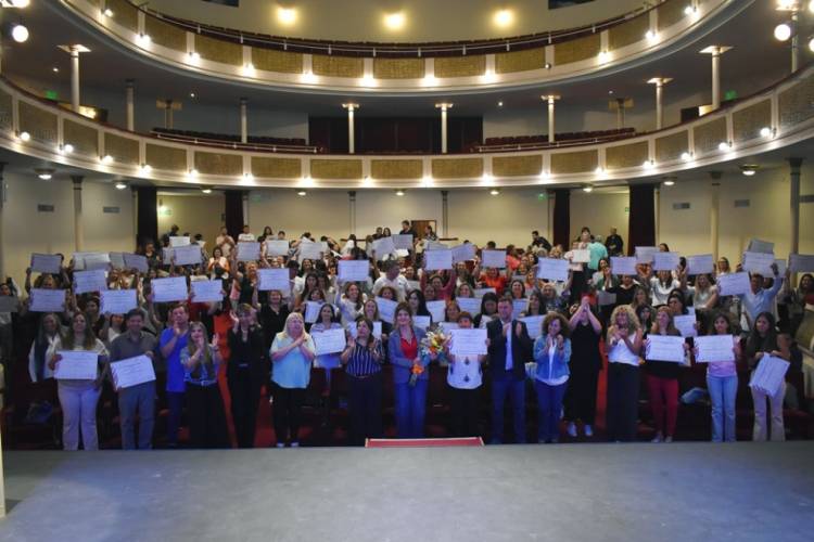 337 nuevas Acompañantes Comunitarias recibieron sus diplomas