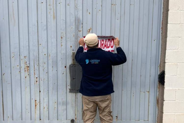 Cuatro establecimientos clausurados